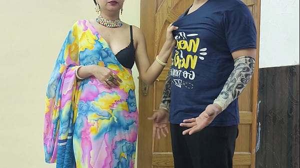 Ibu Tiri India Berdada Besar Bantu Anak Tiri Berhenti Merokok Sambil Kasih Kenikmatan Seks Dalam Bahasa Hindi