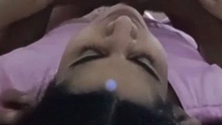Pasangan Di Ranjang Buka-bukaan Video Seks Rumahan