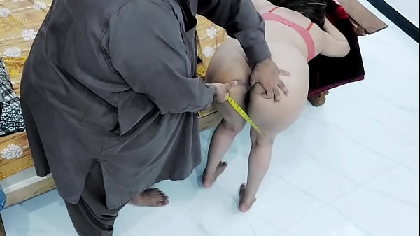 Bocah Desa Gawar Ngentot Sama Tukang Jahit India, Bokong Gede Kayak Jalang, Gaya Doggy Keras Dan Kasar, Suara Hindi Jelas Dengan Omongan Mesra Yang Bikin Makin Panas.