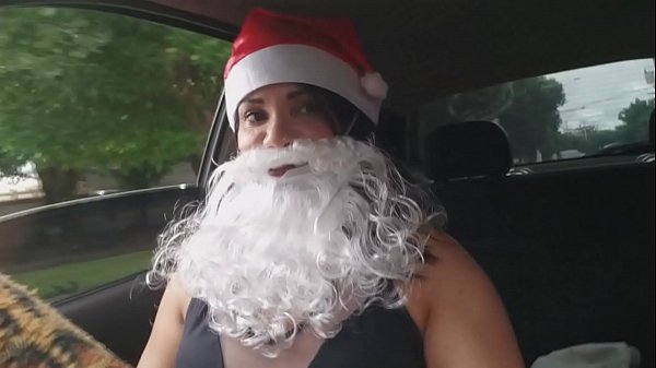 Bianca Ngesot Buat Bapak Santa, Malah Nemplok Di Sosis Natal Yang Tegang.