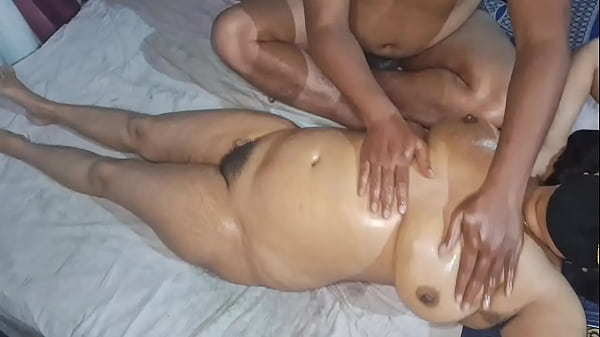 Desi Indian Bhabhi Bugil Total Dipijat Hot Sampe Crot
