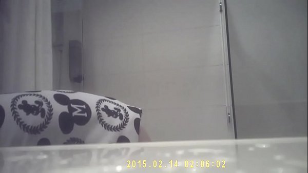 偷拍姐姐小奶诗诗洗澡，湿身诱惑让人喷血！