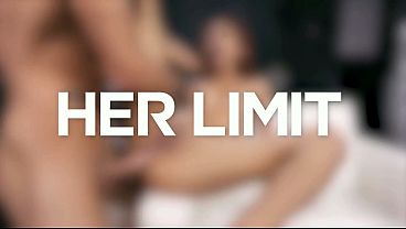 Cewek Asia Langsing Pake Lingerie Pink… Diminyaki Semua, Kontolnya Dimasukin Dalem Pantat Sampe Keras.