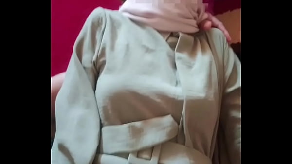 Saudari Tiri Hijab Digebuki Pas Lebaran, Makin Nikmat Minta Digojlok