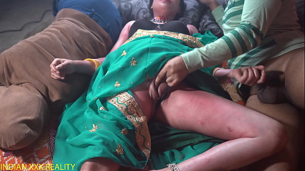 Ibu Tiri Dan Anak Tiri Lagi Ngewe Di Film India Xxx, Hot Banget!