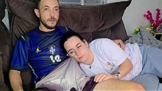 Kakak Tiri Digoda Adik Tiri Sambil Nonton Timnas Brasil, Tubuhnya Gemetar Penuh Nafsu.