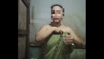 Pengen Mandi Sambil Ngentot Bareng Kamu, Basah-basahan Nikmatin Tubuh.