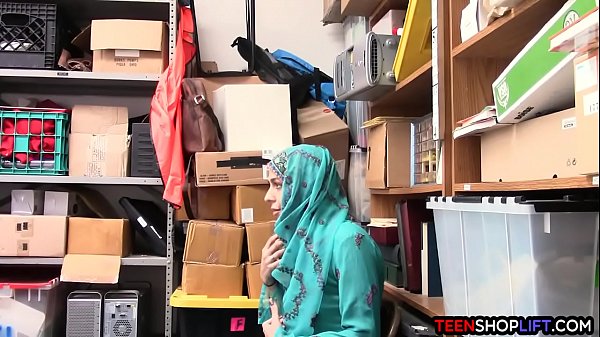 Remaja Arab Ketahuan Mencuri Di Toko, Lalu Digebuk Dan Digarap Habis-habisan Sama Satpam.