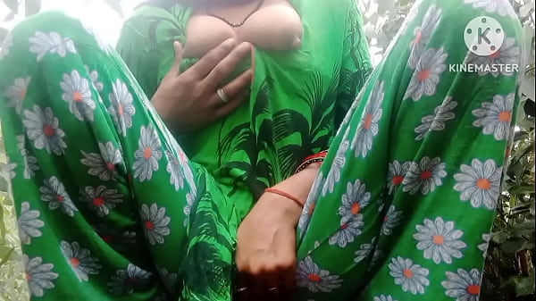 Bhabhi India Ke Jungle Mein Jaake Apni Garmi Ka Paani Baha Diya